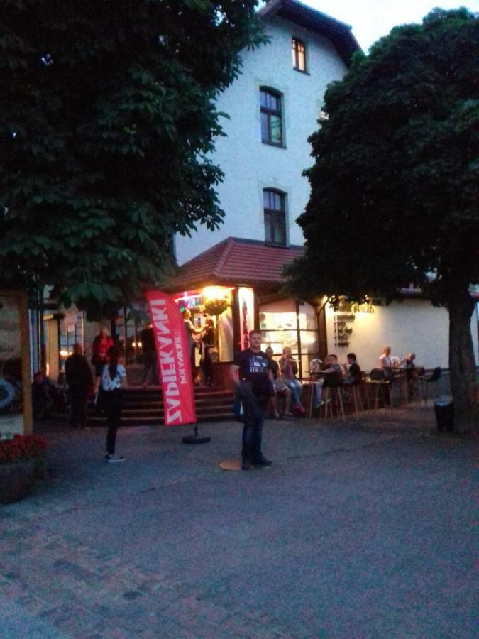 Biały apartament Polanica-Zdrój Zewnętrze zdjęcie